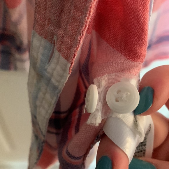 EDDIE BAUER flannel pattern top. - L - Picture 5 of 8